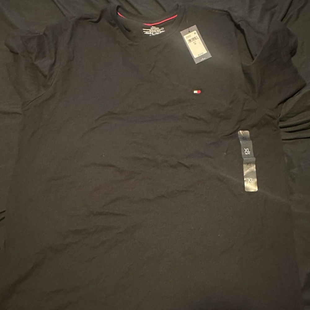 Tommy Hilfiger Men's Black T-Shirt XL